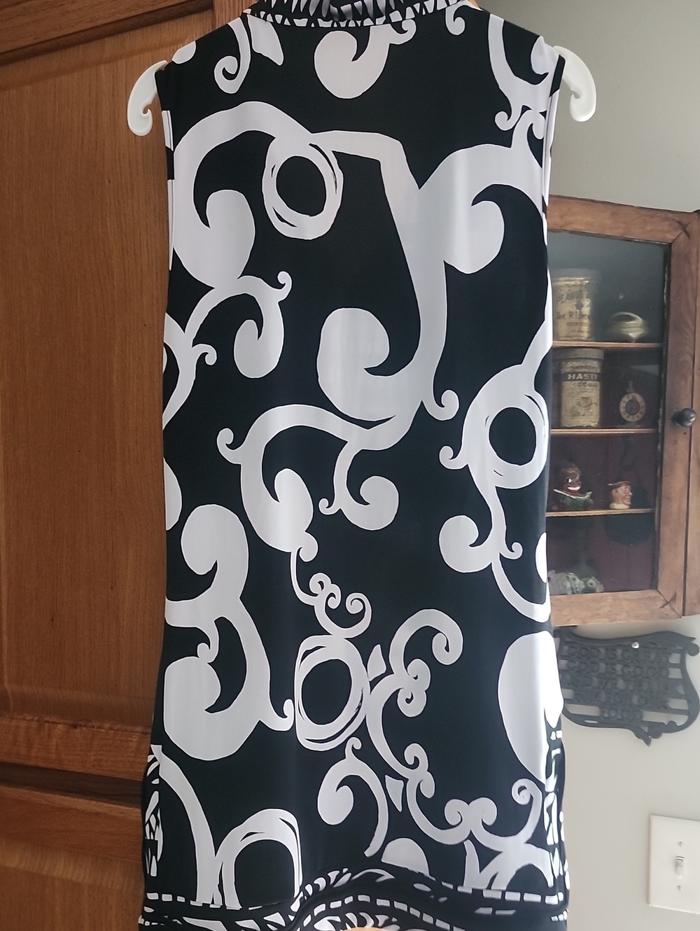 White House Black Market Black & White Swirl V-Neck Tunic Size Small - Picture 10 of 16